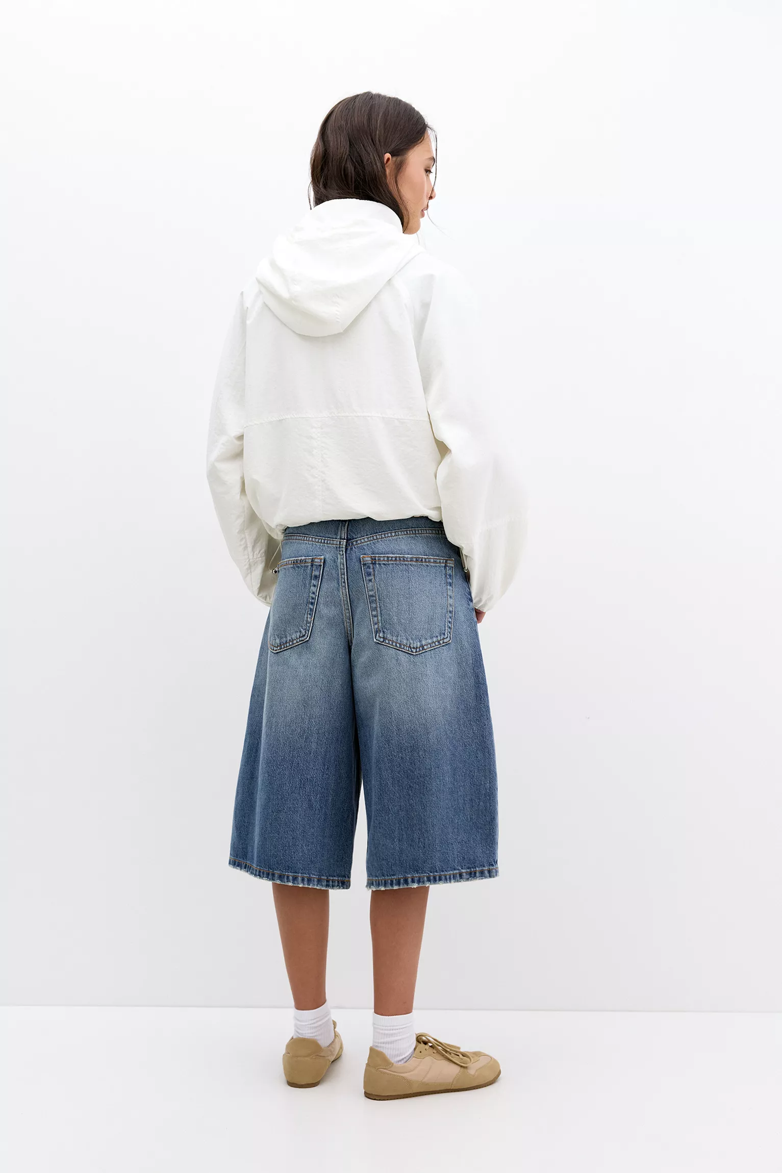 Chaqueta Arena de Caída Suave
